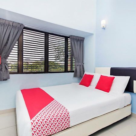 Oyo 220 Hotel Sri Maluri Kuala Lumpur Zewnętrze zdjęcie