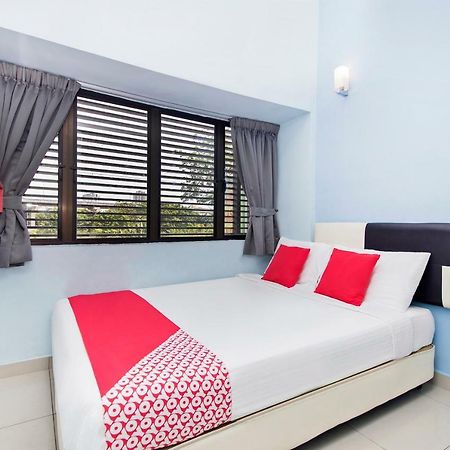 Oyo 220 Hotel Sri Maluri Kuala Lumpur Zewnętrze zdjęcie