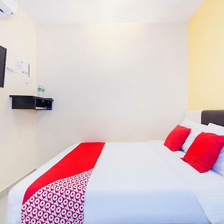 Oyo 220 Hotel Sri Maluri Kuala Lumpur Zewnętrze zdjęcie
