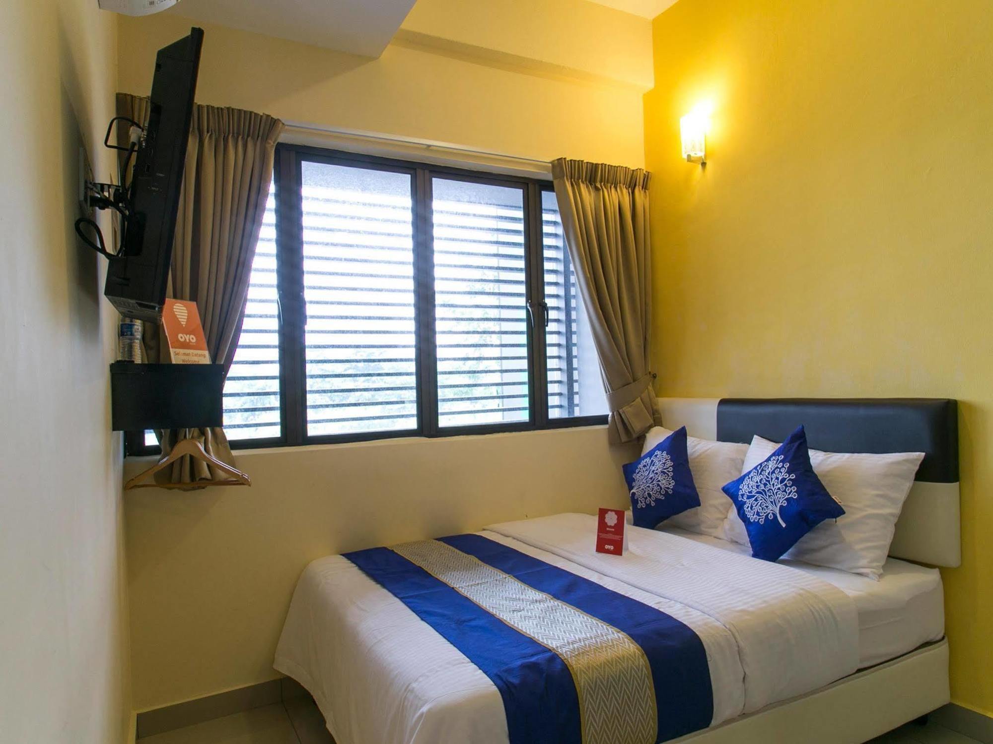 Oyo 220 Hotel Sri Maluri Kuala Lumpur Zewnętrze zdjęcie