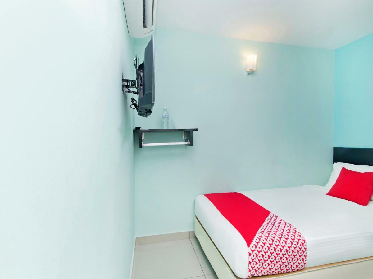 Oyo 220 Hotel Sri Maluri Kuala Lumpur Zewnętrze zdjęcie