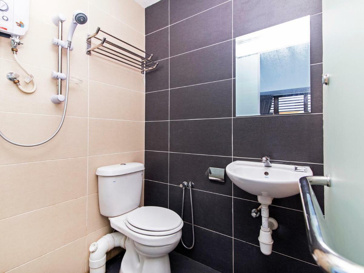 Oyo 220 Hotel Sri Maluri Kuala Lumpur Zewnętrze zdjęcie