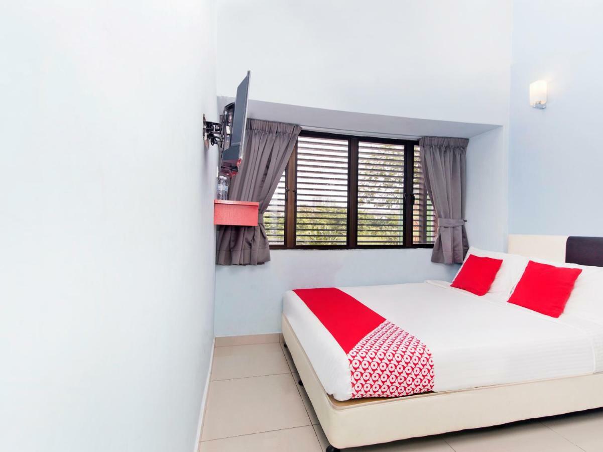 Oyo 220 Hotel Sri Maluri Kuala Lumpur Zewnętrze zdjęcie