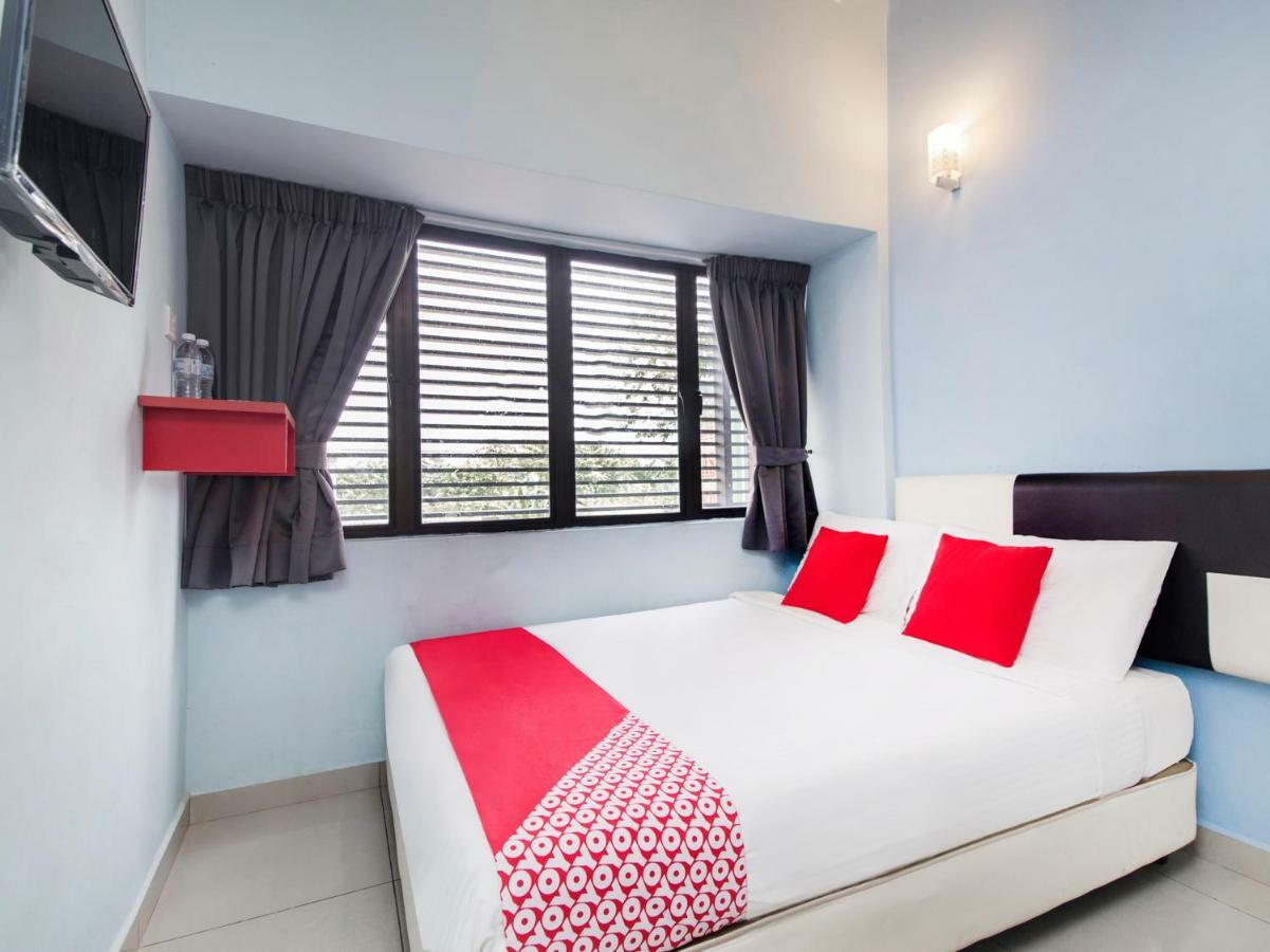 Oyo 220 Hotel Sri Maluri Kuala Lumpur Zewnętrze zdjęcie
