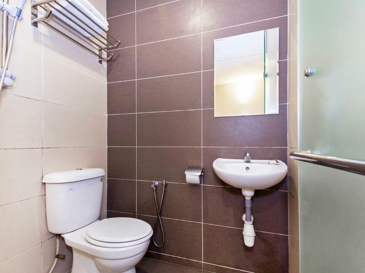 Oyo 220 Hotel Sri Maluri Kuala Lumpur Zewnętrze zdjęcie