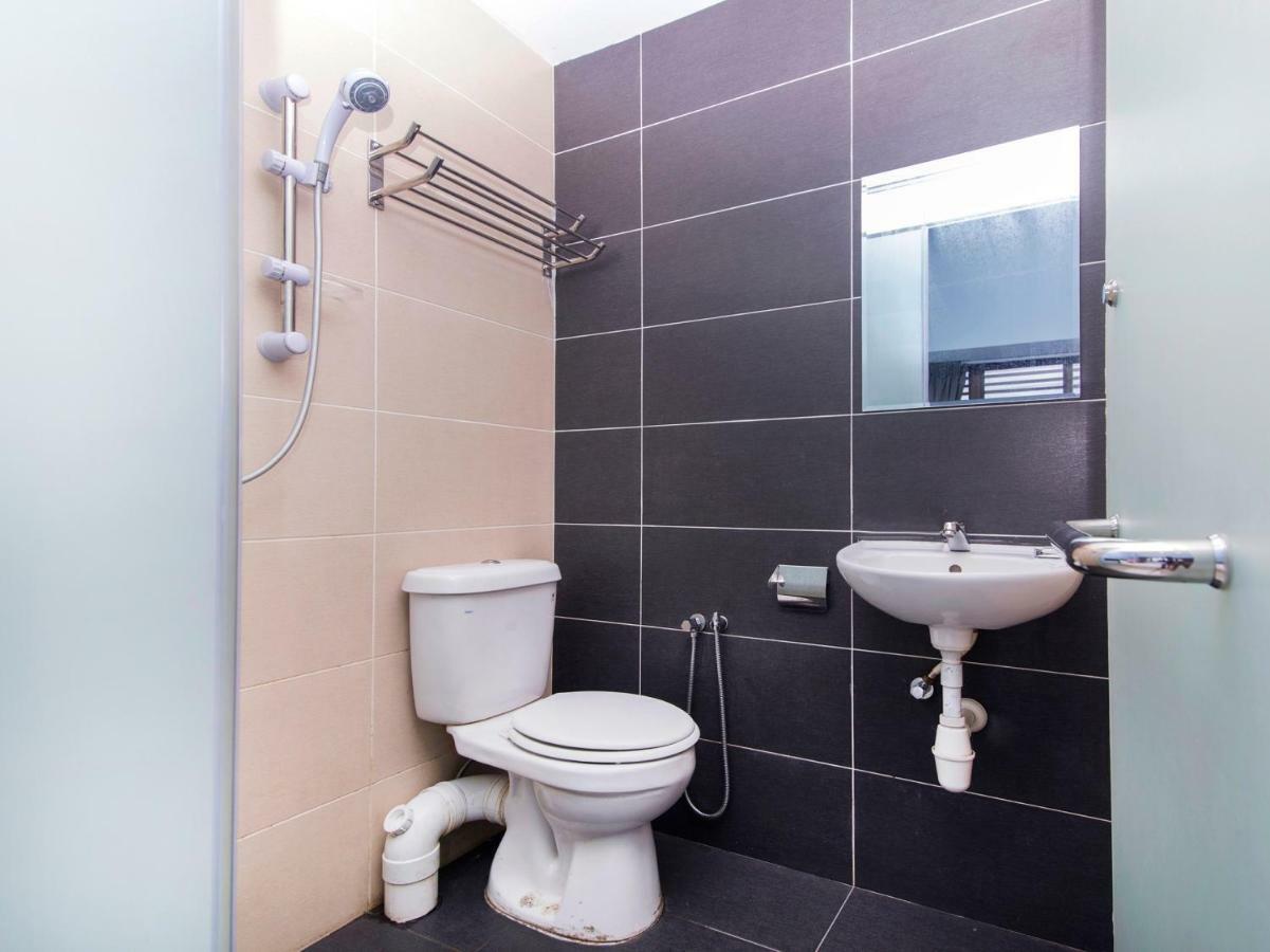 Oyo 220 Hotel Sri Maluri Kuala Lumpur Zewnętrze zdjęcie