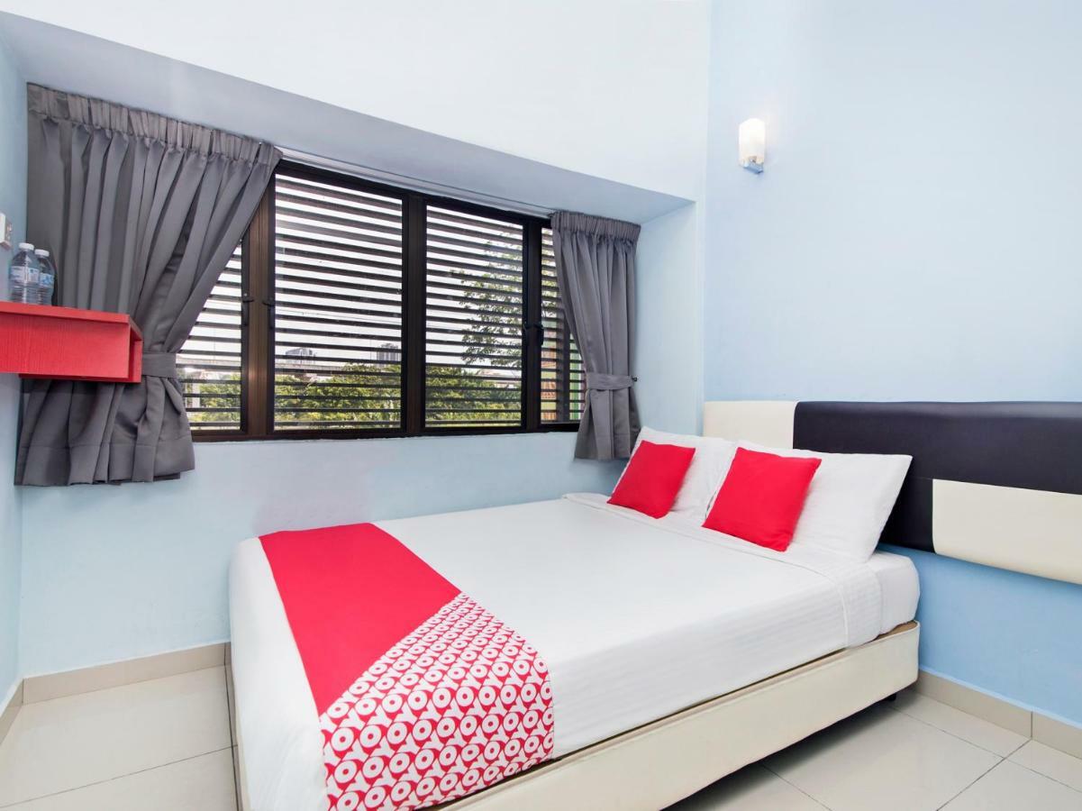 Oyo 220 Hotel Sri Maluri Kuala Lumpur Zewnętrze zdjęcie