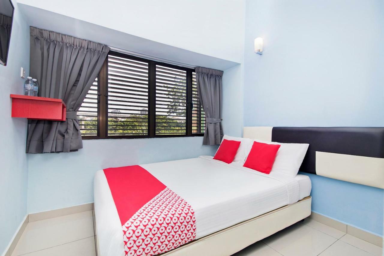 Oyo 220 Hotel Sri Maluri Kuala Lumpur Zewnętrze zdjęcie