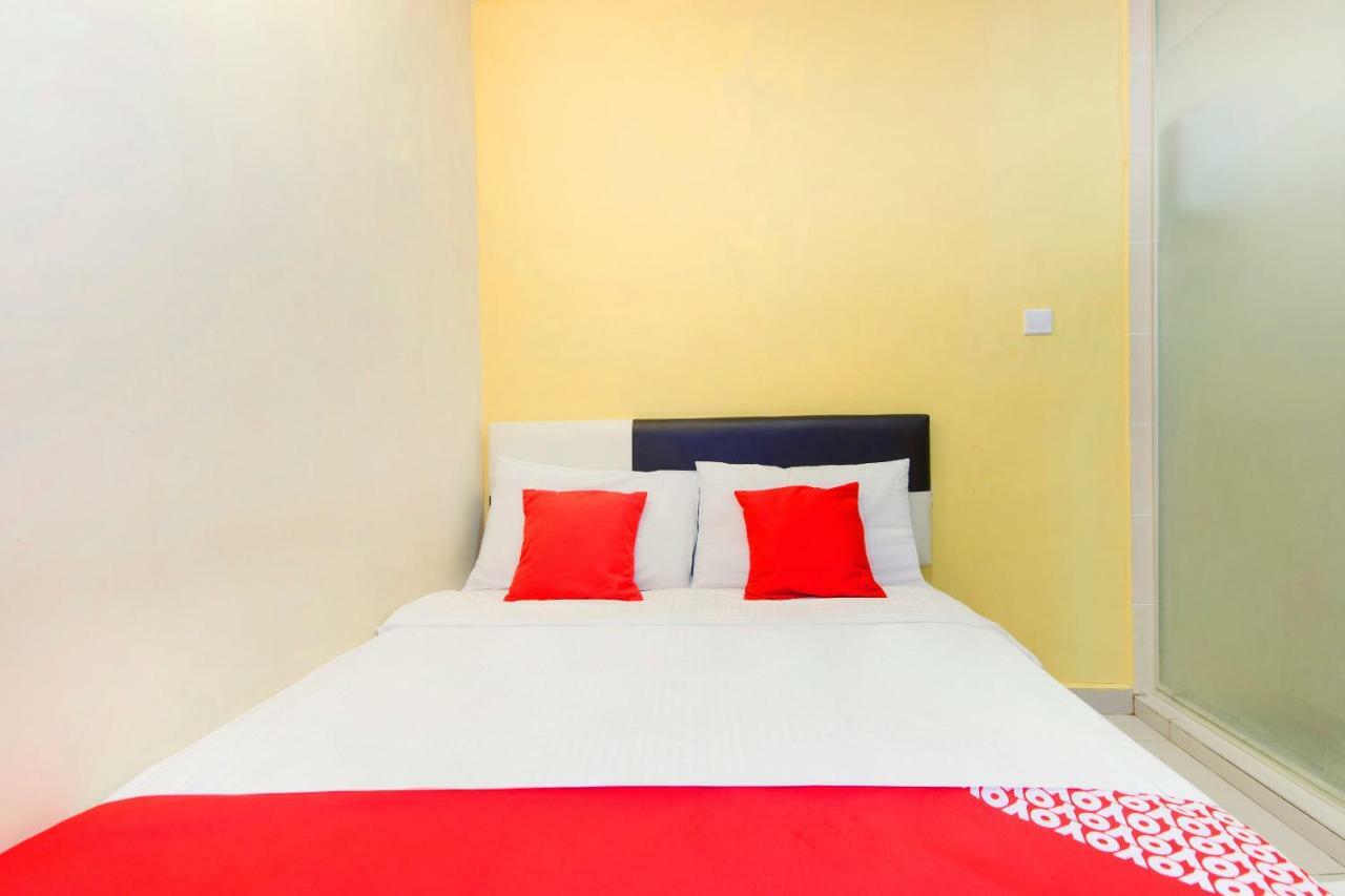 Oyo 220 Hotel Sri Maluri Kuala Lumpur Zewnętrze zdjęcie