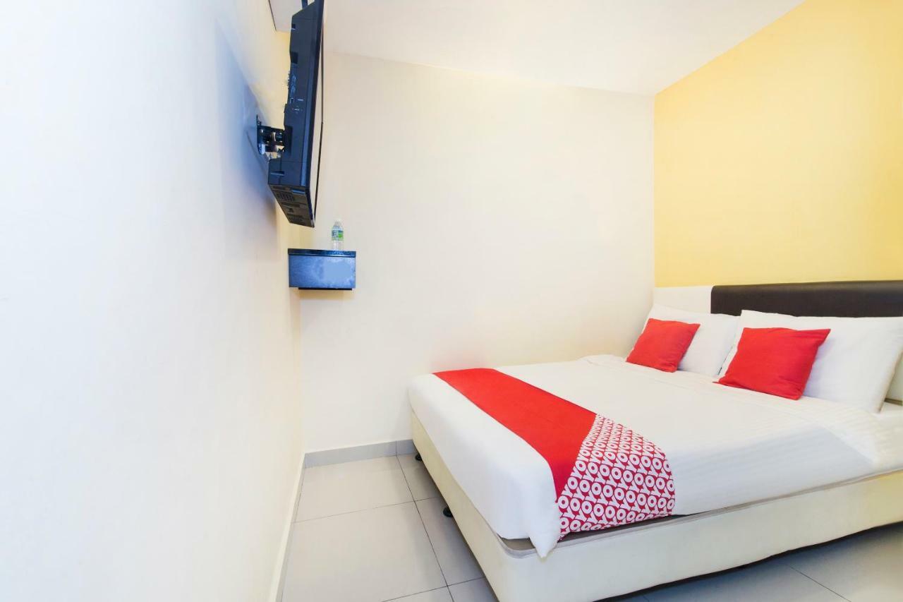 Oyo 220 Hotel Sri Maluri Kuala Lumpur Zewnętrze zdjęcie