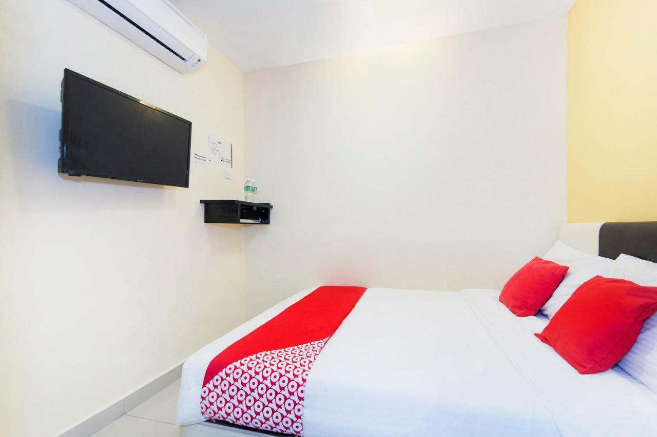 Oyo 220 Hotel Sri Maluri Kuala Lumpur Zewnętrze zdjęcie