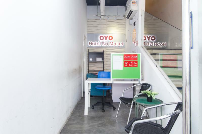 Oyo 220 Hotel Sri Maluri Kuala Lumpur Zewnętrze zdjęcie