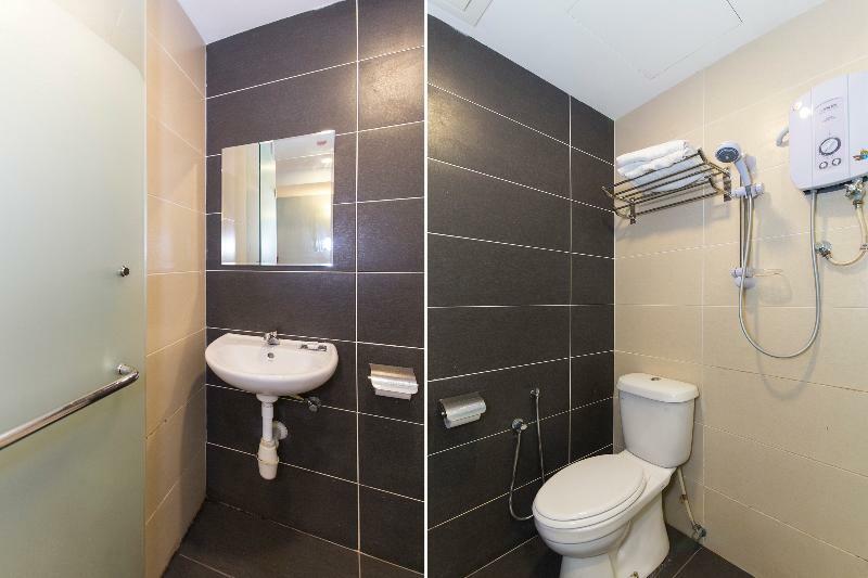 Oyo 220 Hotel Sri Maluri Kuala Lumpur Zewnętrze zdjęcie
